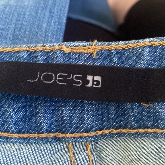 BLOWOUT SALE Joe’s jeans for women in size 26”. Washed denim - Picture 5 of 9